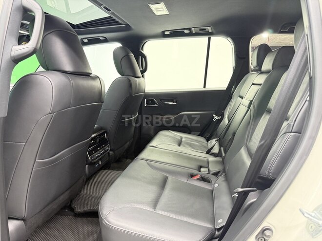 Toyota Land Cruiser-13