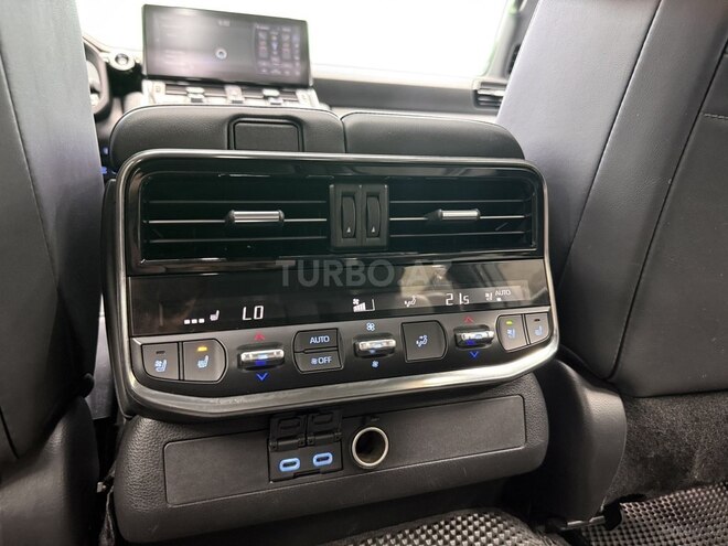 Toyota Land Cruiser-17