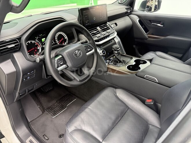 Toyota Land Cruiser-8