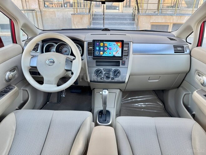 Nissan Tiida-10