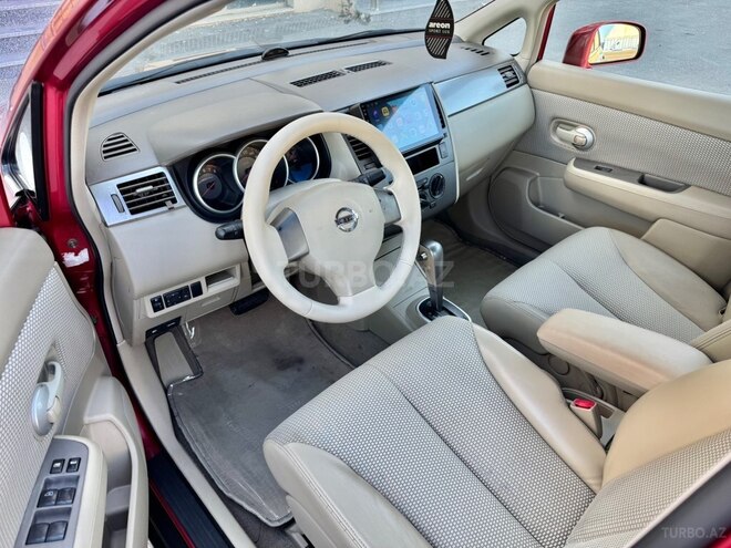 Nissan Tiida-11