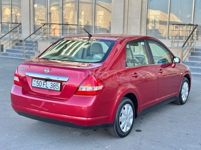 Nissan Tiida-7
