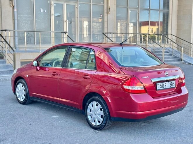 Nissan Tiida-8