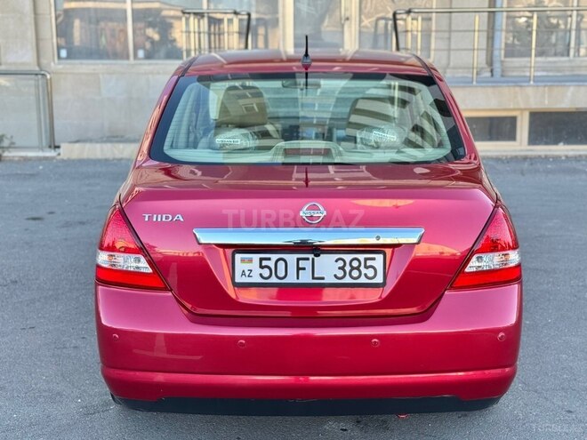 Nissan Tiida-6