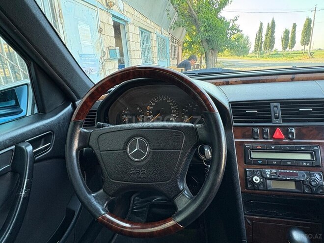 Mercedes C 240-11