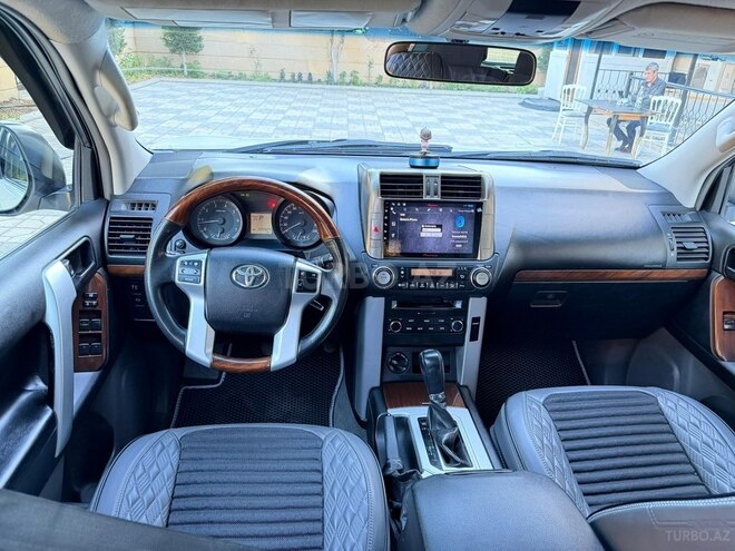Toyota Land Cruiser Prado-15