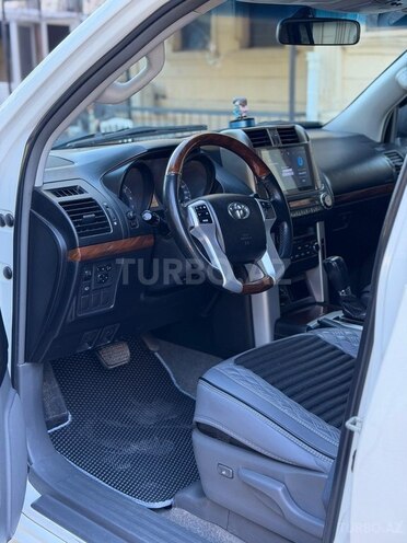 Toyota Land Cruiser Prado-9