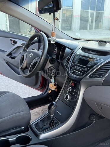Hyundai Elantra-10