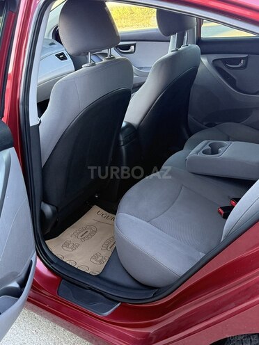 Hyundai Elantra-16