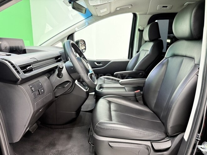 Hyundai Staria-7