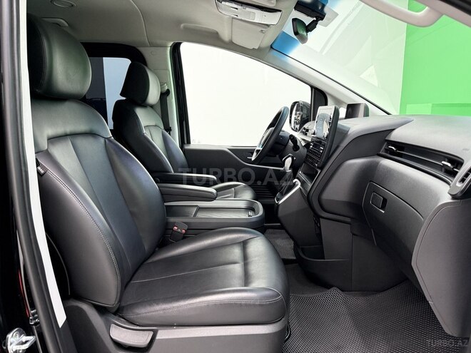 Hyundai Staria-10