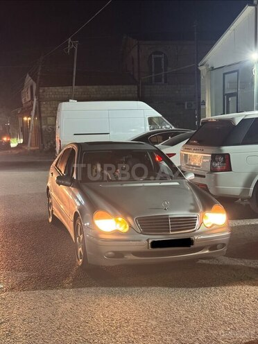 Mercedes C 200-1