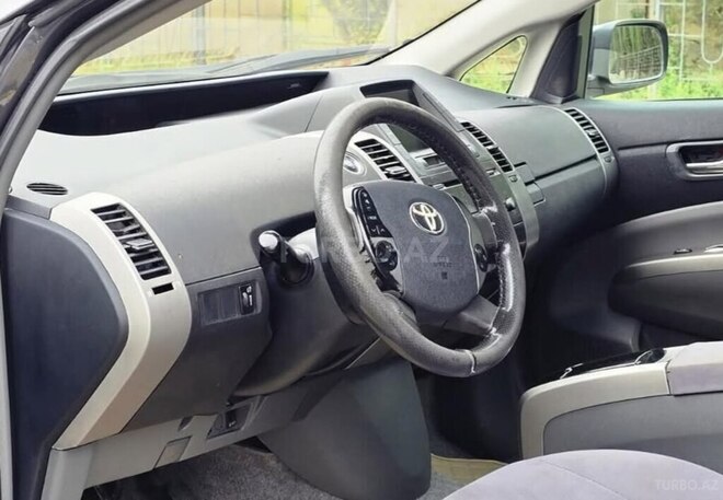 Toyota Prius-2