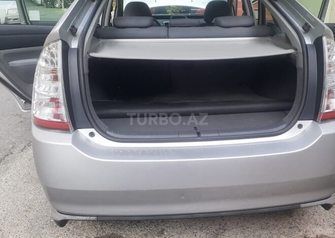 Toyota Prius-7