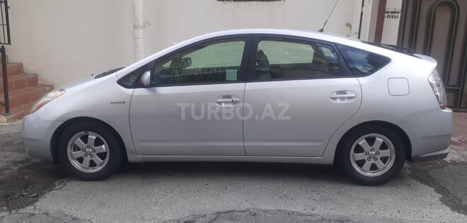 Toyota Prius-4