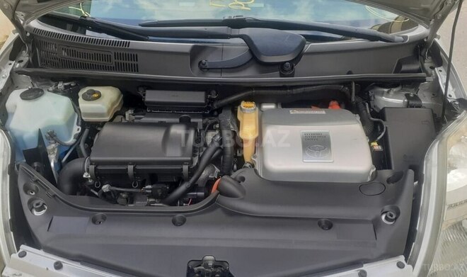 Toyota Prius-8