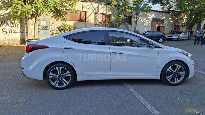Hyundai Avante-8