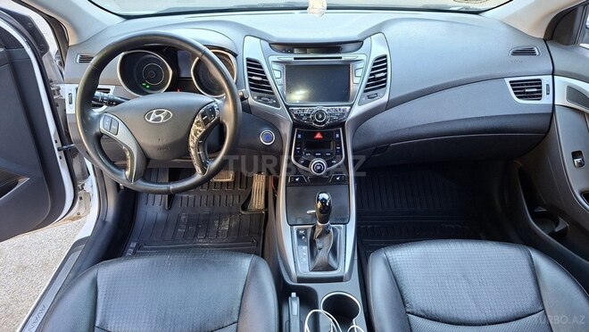 Hyundai Avante-2