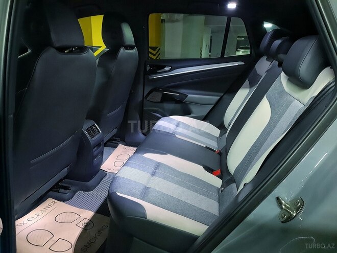 Volkswagen ID.4 Crozz-11