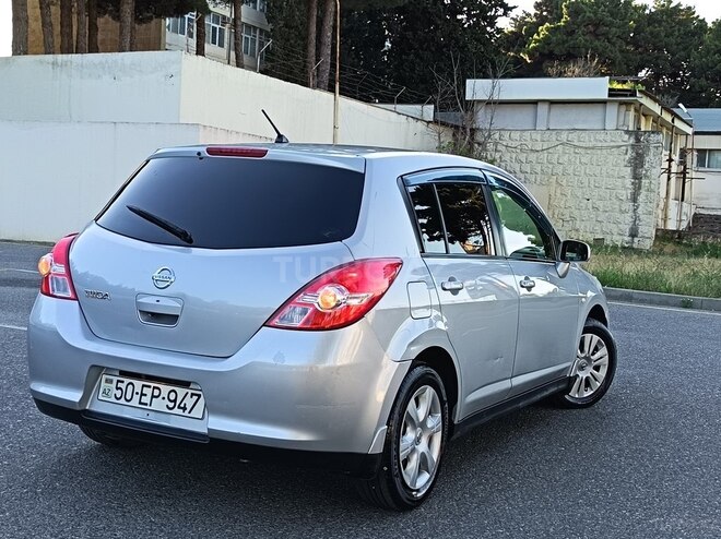 Nissan Tiida-14
