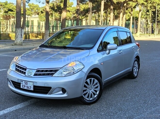 Nissan Tiida-1