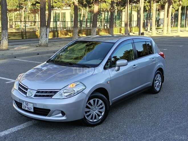 Nissan Tiida-5