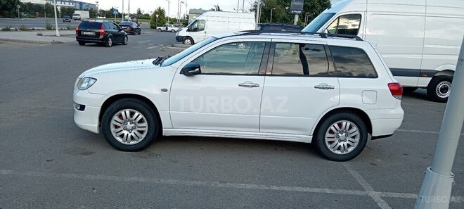 Mitsubishi Airtrek-4