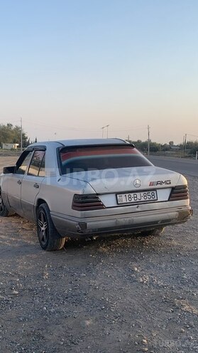 Mercedes 280 E-8