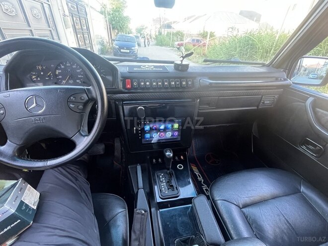 Mercedes G 300-7