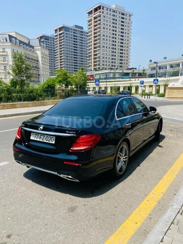 Mercedes E 300 4MATIC-5