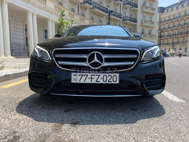 Mercedes E 300 4MATIC-4