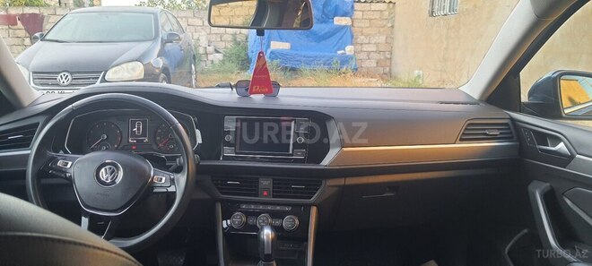 Volkswagen Jetta-4