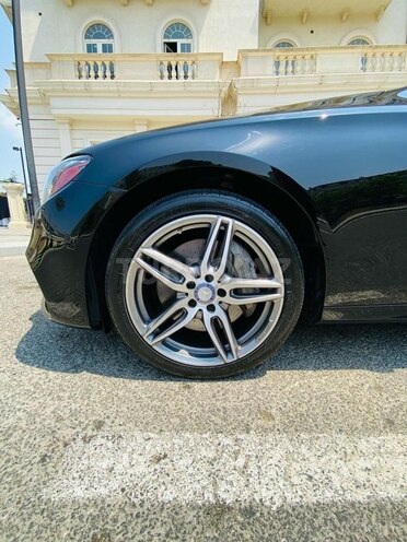 Mercedes E 300 4MATIC-9