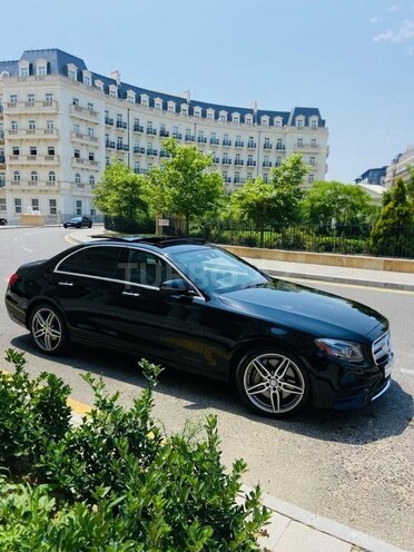 Mercedes E 300 4MATIC-8