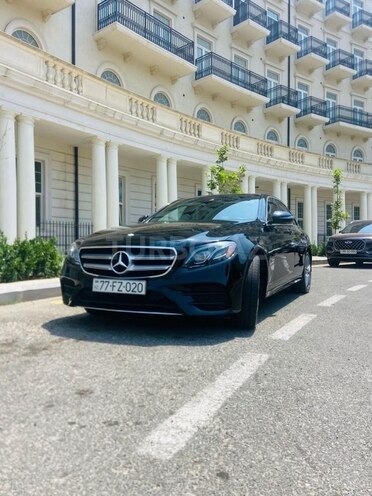 Mercedes E 300 4MATIC-11
