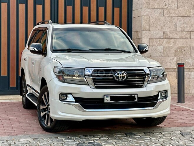 Toyota Land Cruiser-9