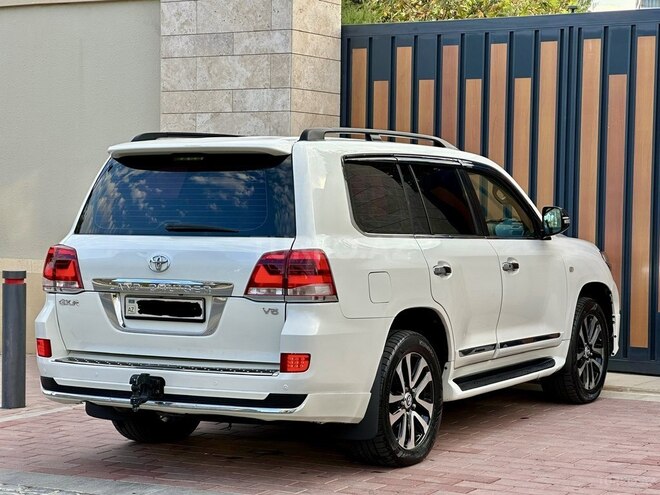 Toyota Land Cruiser-4