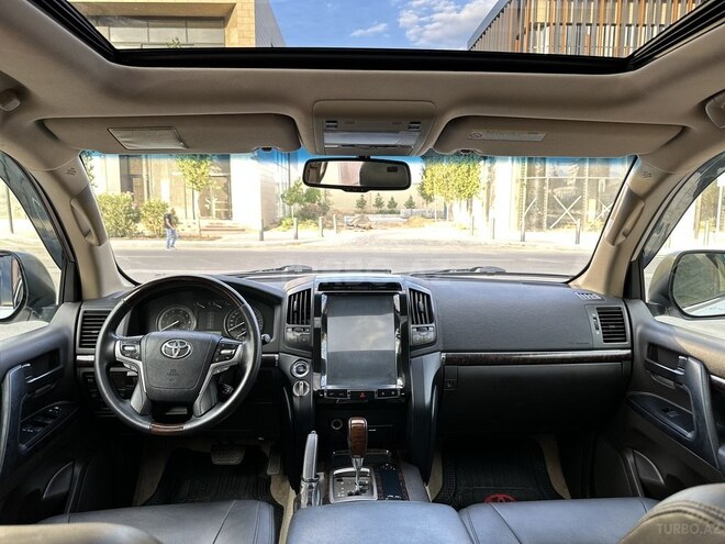 Toyota Land Cruiser-5