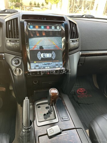 Toyota Land Cruiser-13