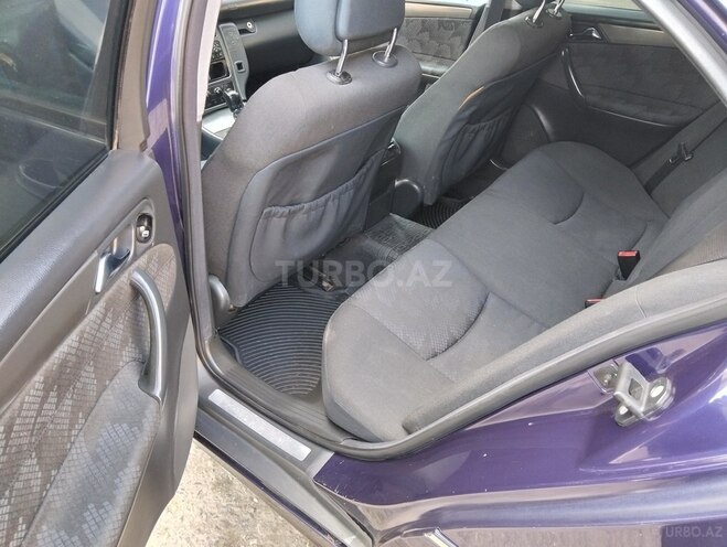 Mercedes C 200-11