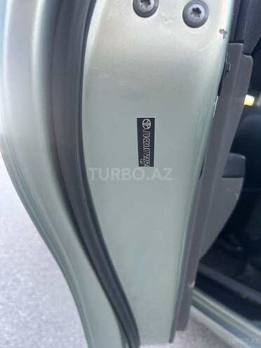 Toyota Prius-13