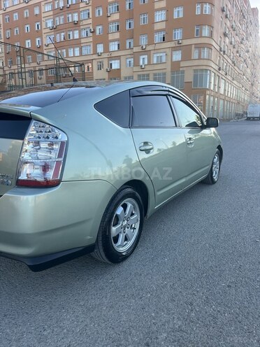Toyota Prius-4
