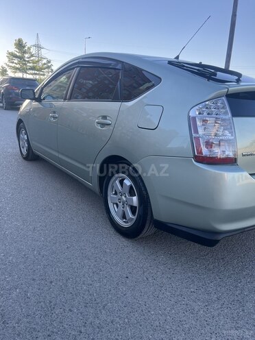 Toyota Prius-5