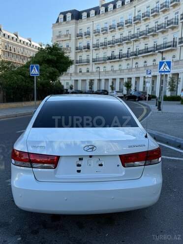 Hyundai Sonata-16