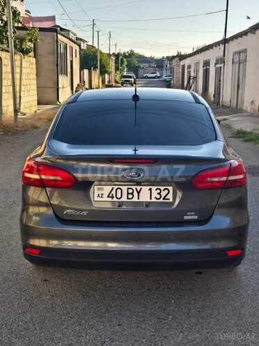 Ford Focus-9
