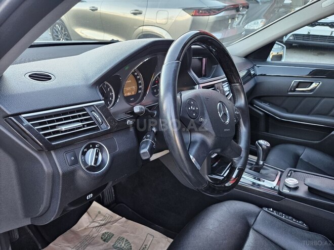 Mercedes E 250-8