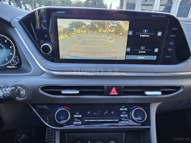 Hyundai Sonata-16