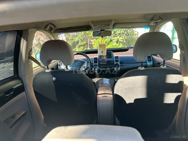 Toyota Prius-3