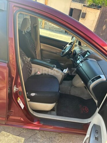 Toyota Prius-5