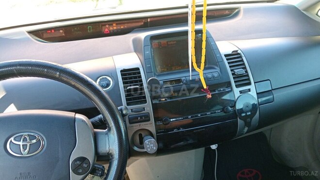 Toyota Prius-7